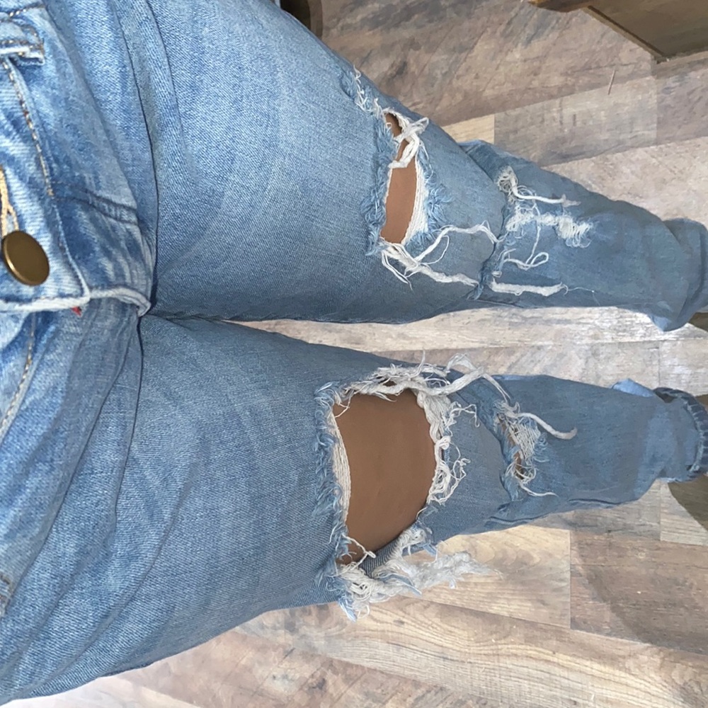 Boyfriend jeans, with ripped holes from fashion nova